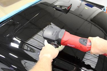 MACHINE_POLISHING_PAINT_CORRECTION